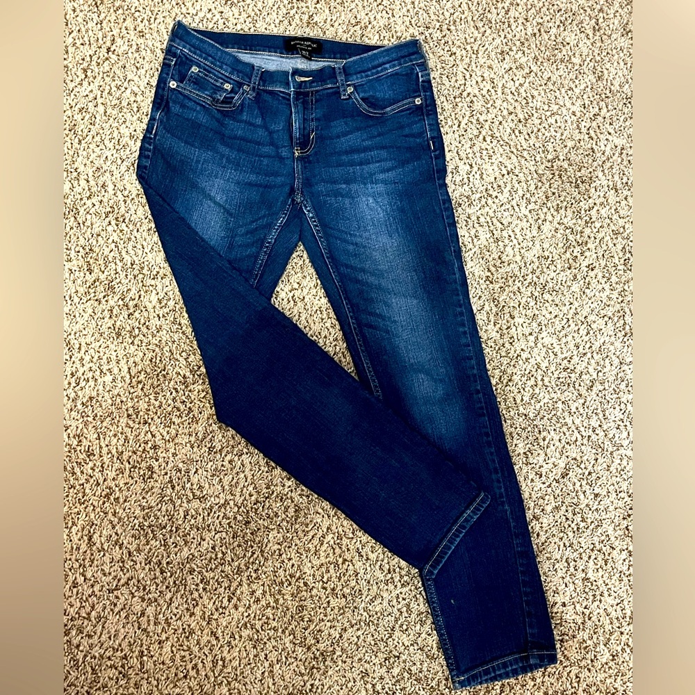 Banana Republic Women’s Girlfriend Jeans in Dark Wash Size 26/2